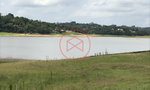 Chácara Pé N'agua em Condominio Fechado