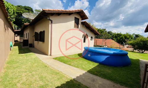 Chácara em Condomínio no Centro de Ibiúna!!