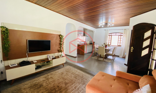 Chácara em Condomínio no Centro de Ibiúna!!