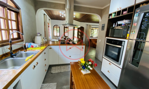 Chácara em Condomínio no Centro de Ibiúna!!