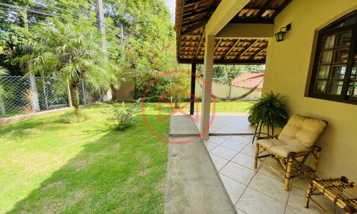 Chácara em Condomínio no Centro de Ibiúna!!