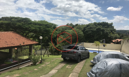 Chácara em Condomínio Fechado!!