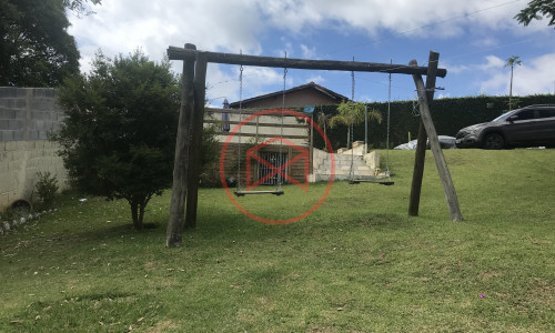 Chácara em Condomínio Fechado!!