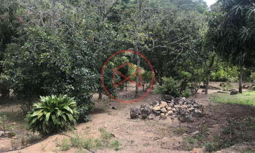 Chácara em Condomínio Fechado!!