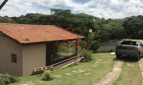 Chácara em Condomínio Fechado!!