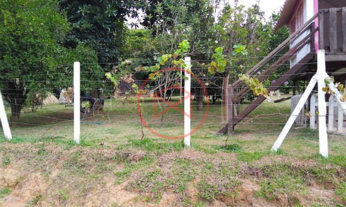 Chácara em Condomínio Próximo do Centro de Ibiúna!!