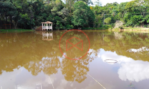 Chácara em Condomínio Próximo do Centro de Ibiúna!!