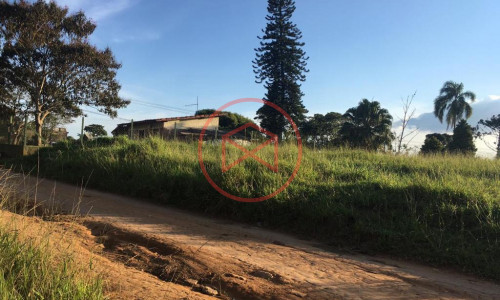 Terreno em Ibiúna antes do Centro!!