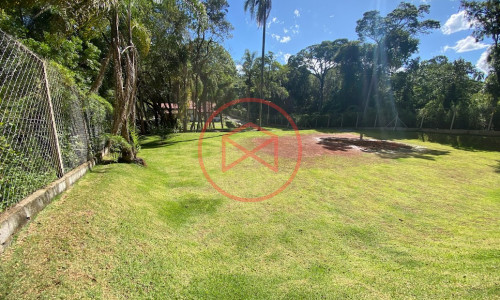 Chácara em Condomínio Fechado!!