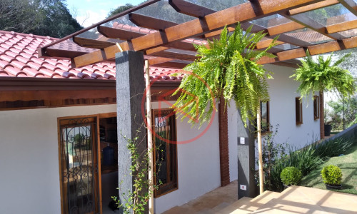 Chácara em Condomínio Fechado!!