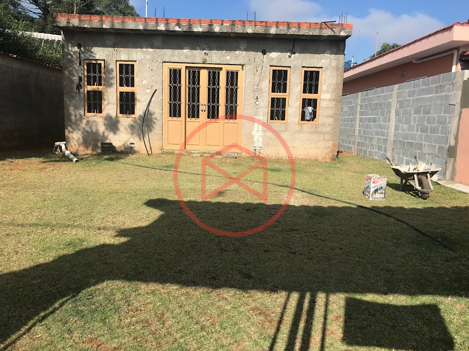 Casa em Condomínio Fechado Antes do Centro de Ibiúna!!