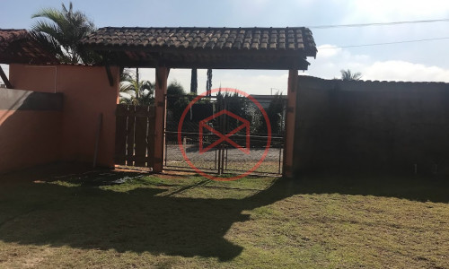 Casa em Condomínio Fechado Antes do Centro de Ibiúna!!
