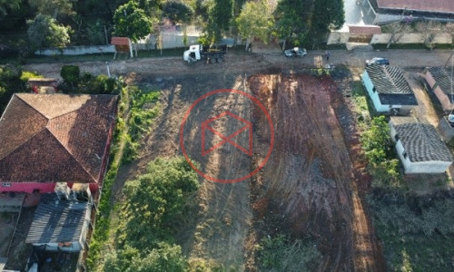 Terreno antes do centro de Ibiúna!