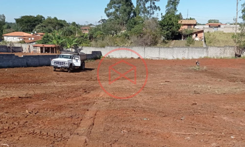 Terreno antes do centro de Ibiúna!