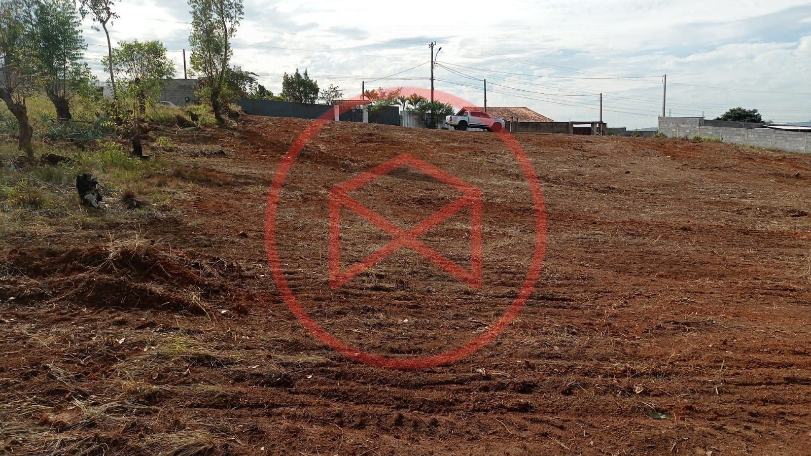 Terreno em Ibiúna, antes do centro!!