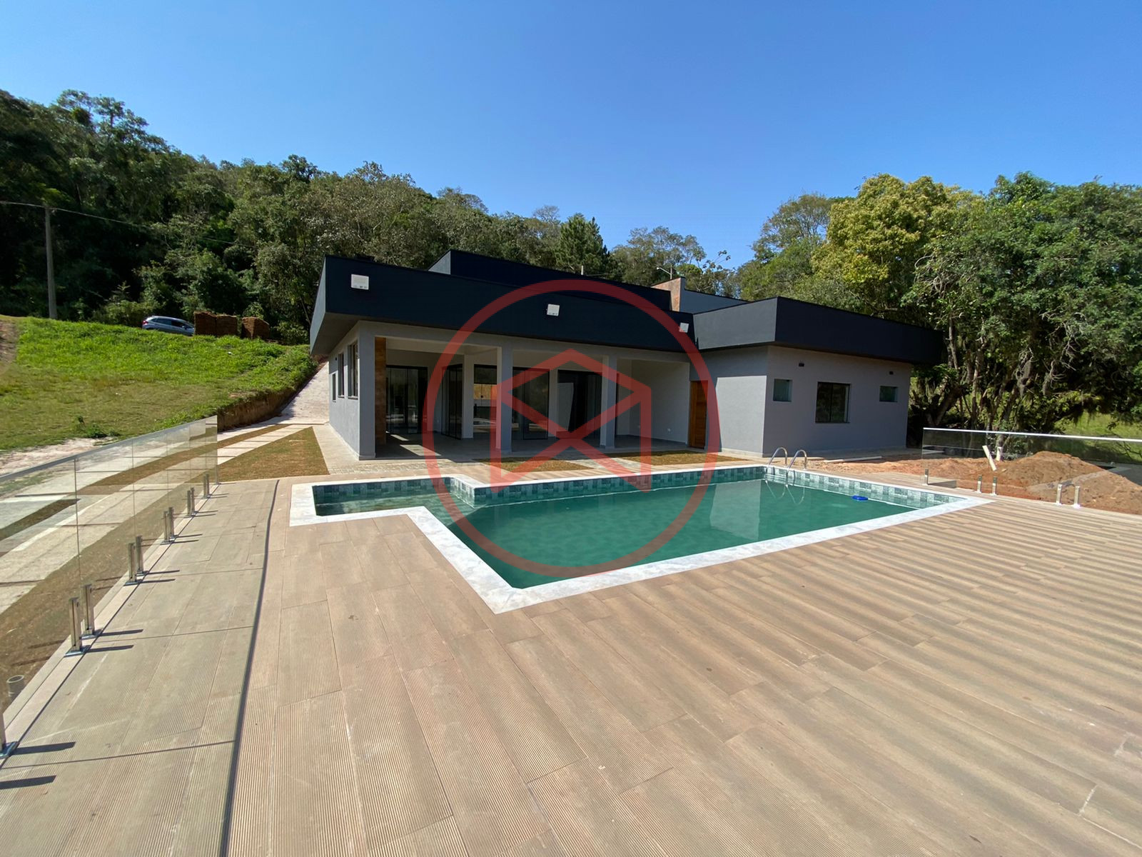 Chácara em Condomínio Fechado em Ibiúna!!