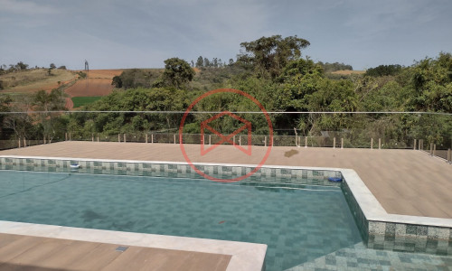 Chácara em Condomínio Fechado em Ibiúna!!