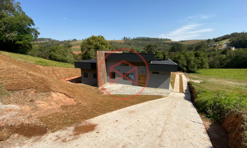 Chácara em Condomínio Fechado em Ibiúna!!