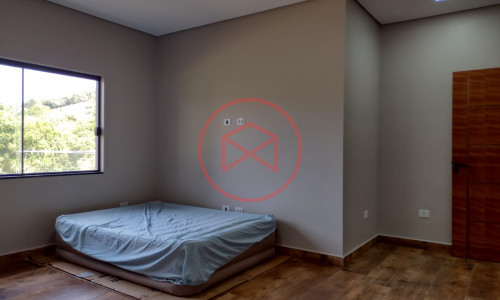 Chácara em Condomínio Fechado em Ibiúna!!