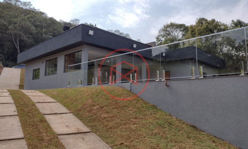 Chácara em Condomínio Fechado em Ibiúna!!