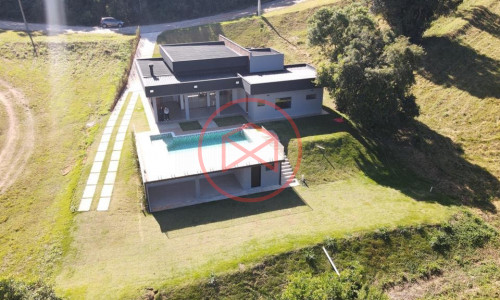 Chácara em Condomínio Fechado em Ibiúna!!