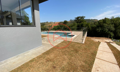 Chácara em Condomínio Fechado em Ibiúna!!