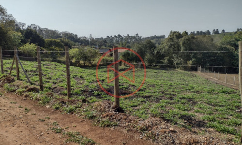 Terreno próximo do centro de Ibiuna!!