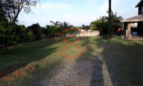 Chácara em Ibiúna próximo à Represa !!!