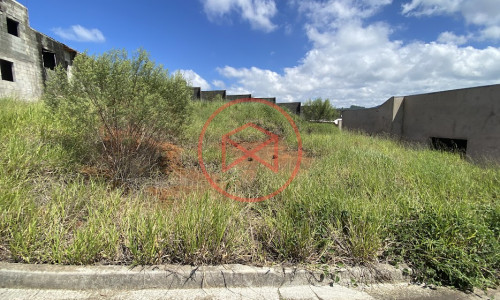 Terreno em Loteamento Fechado no centro de Ibiúna!