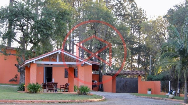 Haras Completo em Ibiúna na beira do asfalto!