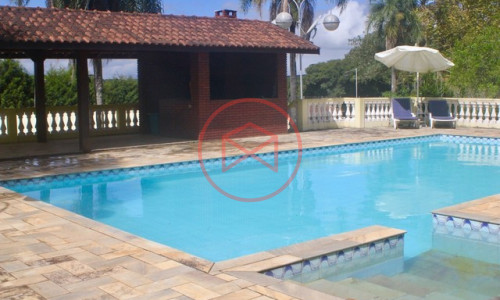 Haras Completo em Ibiúna na beira do asfalto!