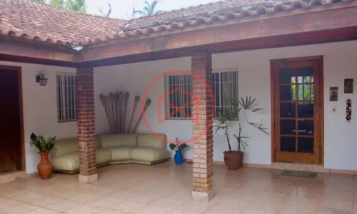 Haras Completo em Ibiúna na beira do asfalto!