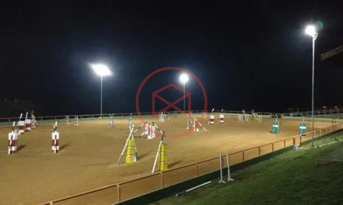 Haras Completo em Ibiúna na beira do asfalto!