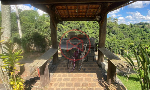 Chácara em Condomínio Fechado no centro de Ibiúna!!