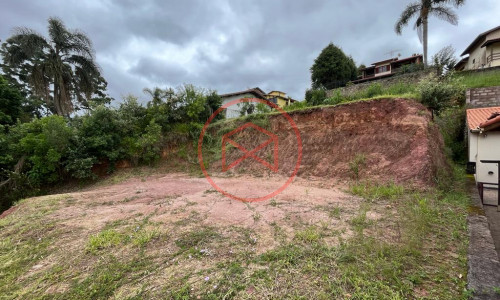 Lote em Condomínio Fechado Antes do Centro!!