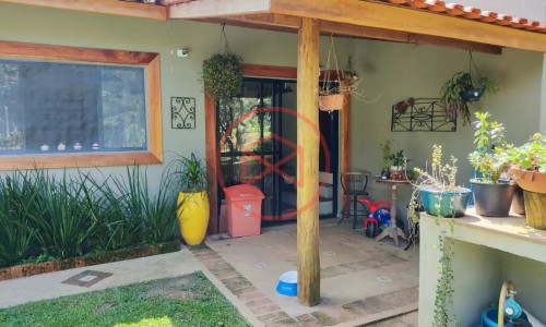 Chácara com 3.000 mts antes do centro de Ibiúna!