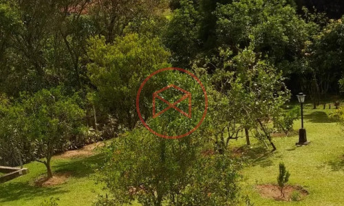 Chácara com 3.000 mts antes do centro de Ibiúna!