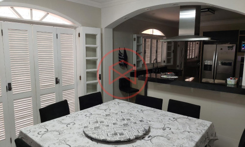 Chácara com 5.000 mts antes do Centro de Ibiúna