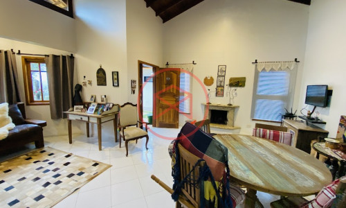 Chácara em Condomínio Fechado em Ibiúna!!