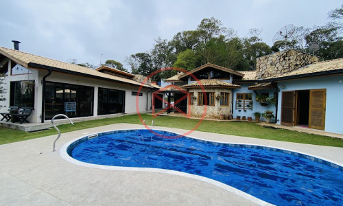 Chácara em Condomínio Fechado em Ibiúna!!