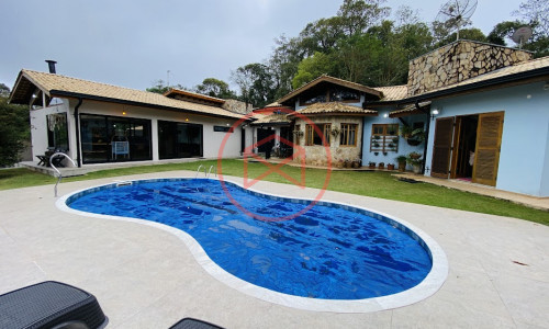 Chácara em Condomínio Fechado em Ibiúna!!