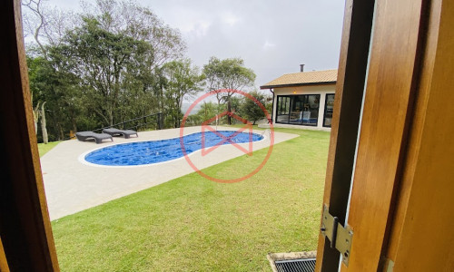 Chácara em Condomínio Fechado em Ibiúna!!