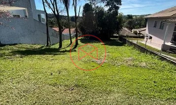 Lote em Condomínio Fechado Antes do Centro de Ibiúna!!