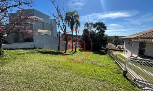 Lote em Condomínio Fechado Antes do Centro de Ibiúna!!