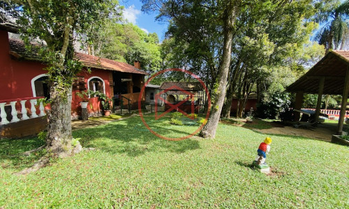 Chácara Antes do Centro de Ibiúna!!