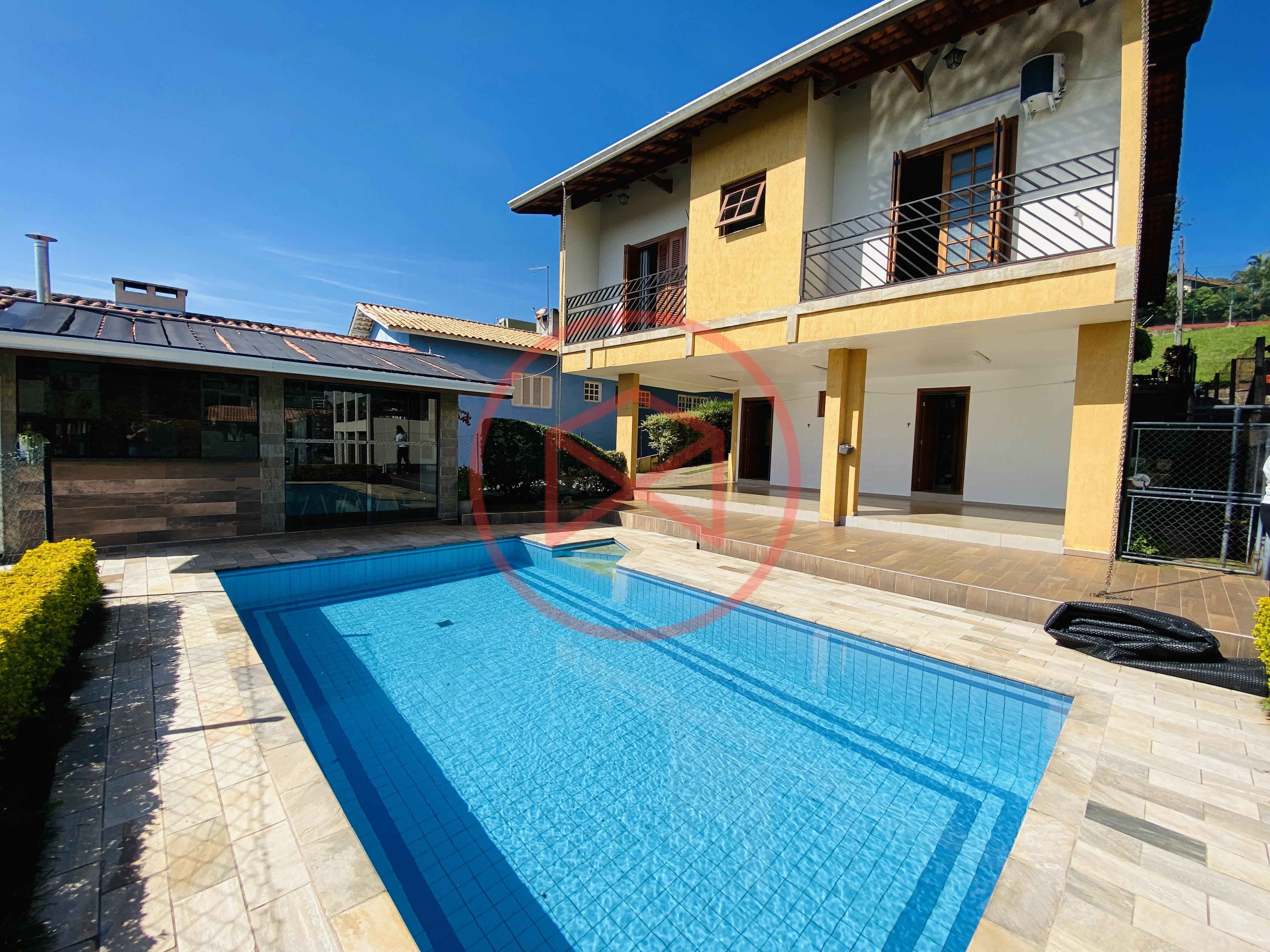 Casa em Condomínio de Alto Padrão!