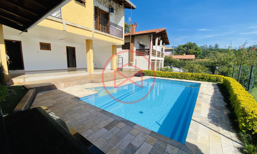 Casa em Condomínio de Alto Padrão!