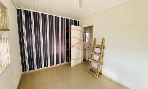 Casa Comercial no Centro de Ibiúna