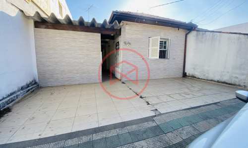 Casa Comercial no Centro de Ibiúna