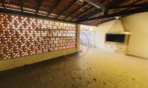 Casa Comercial no Centro de Ibiúna